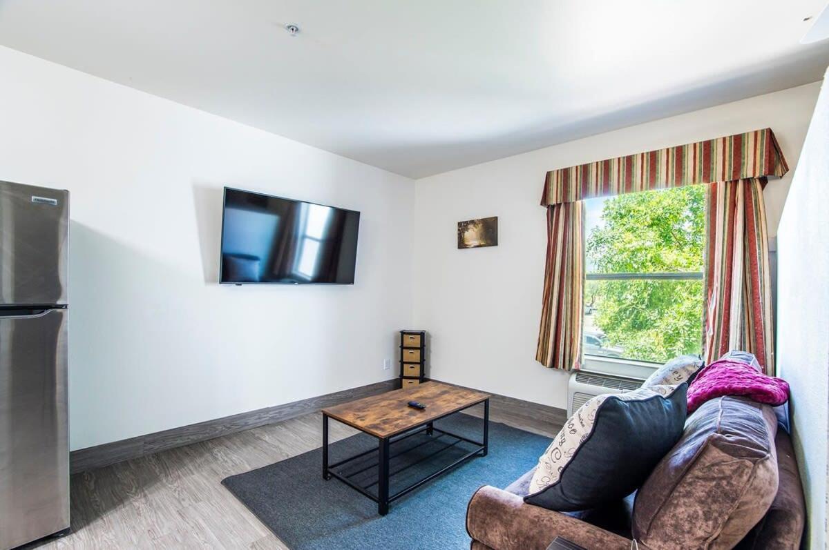 Vistas 216- Renovated Central Sierra Vista Long Term Discounts Esterno foto